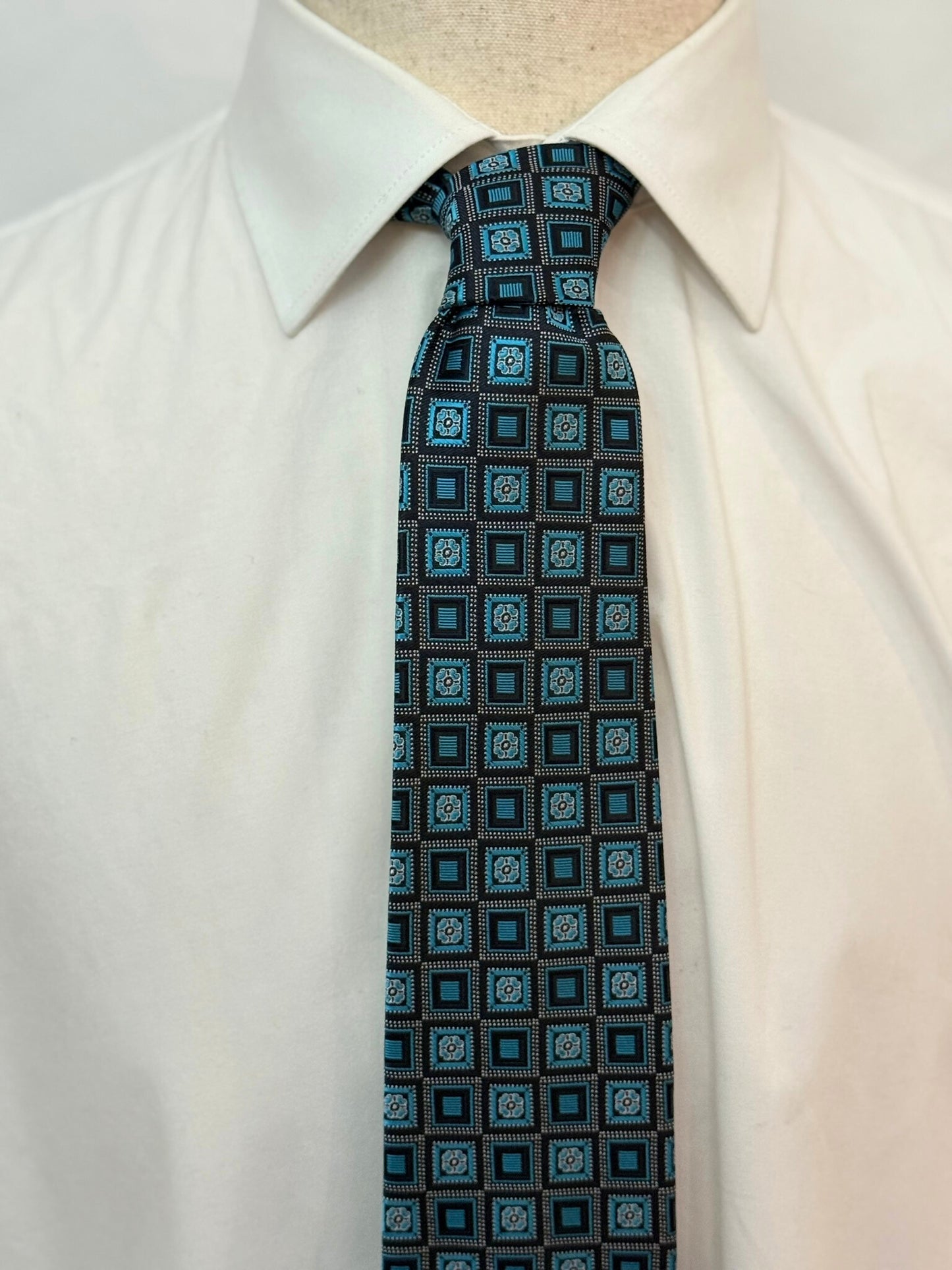 Oasis Blue and Black Retro Flower Necktie