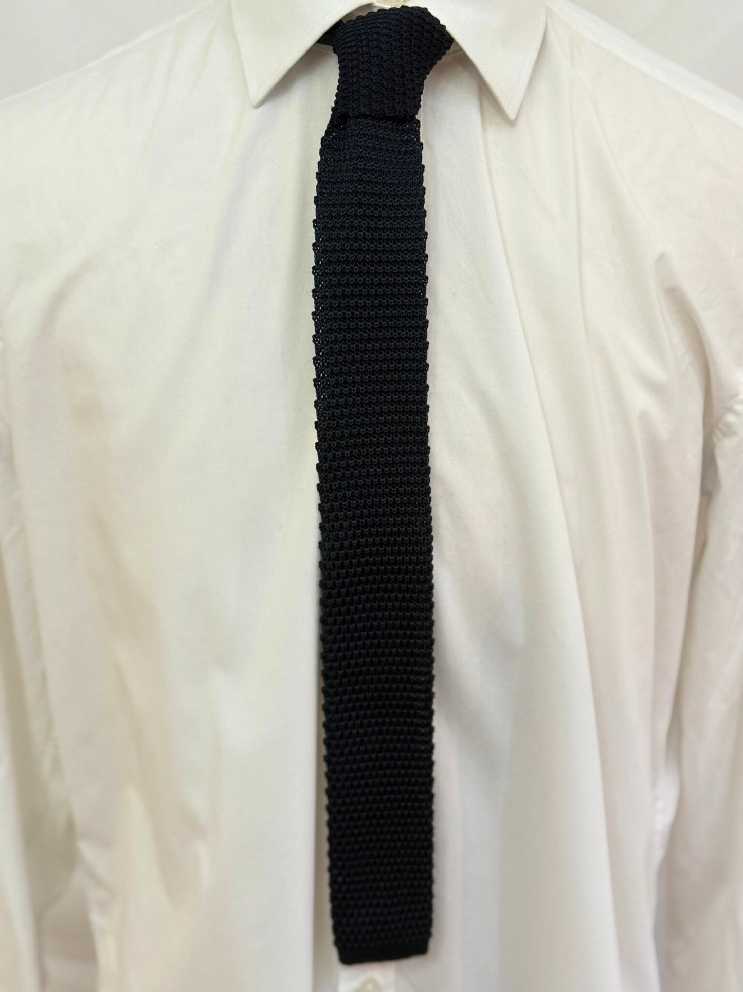 Corbata de punto azul marino lisa