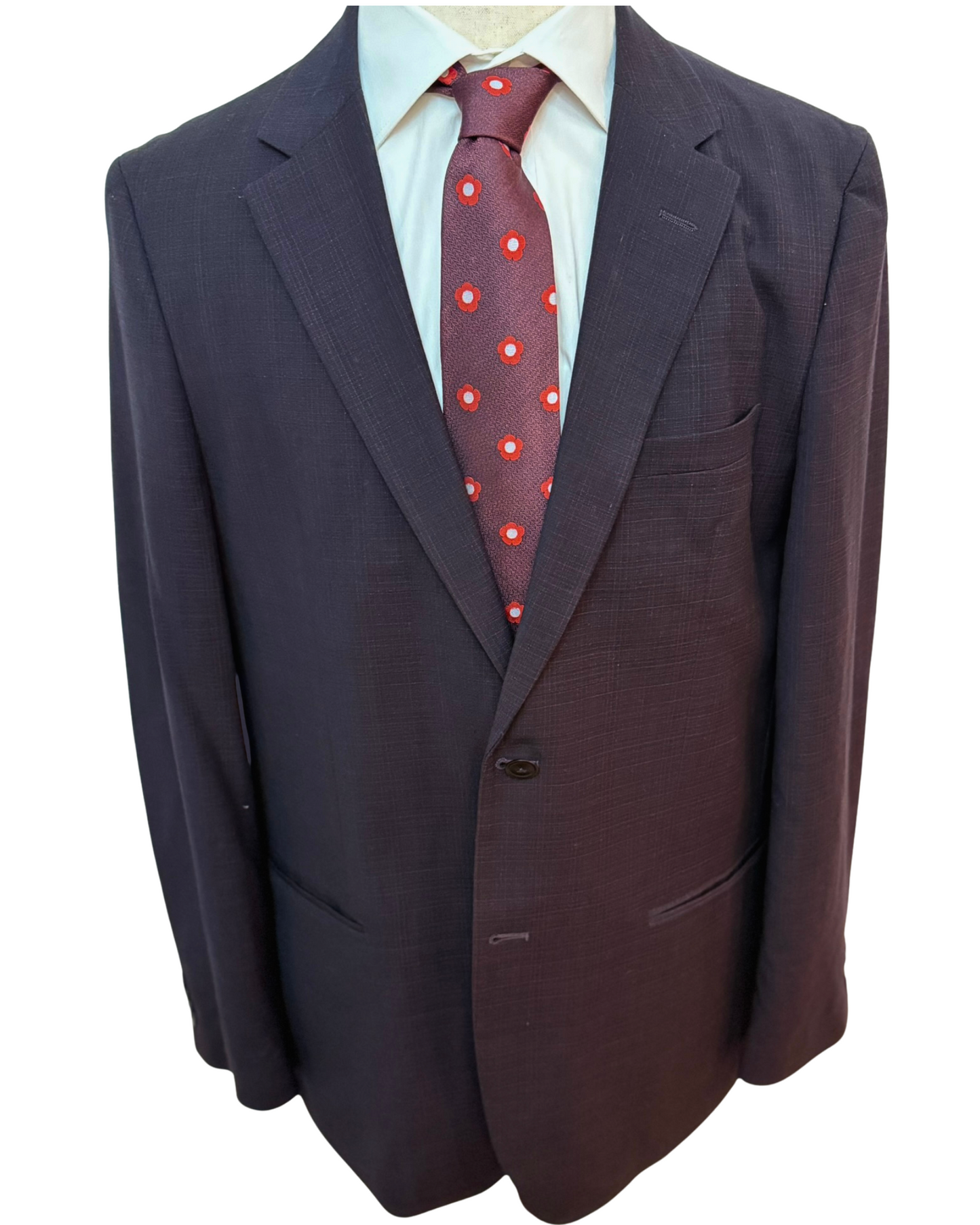 Estampado de flores rojas sobre corbata burdeos