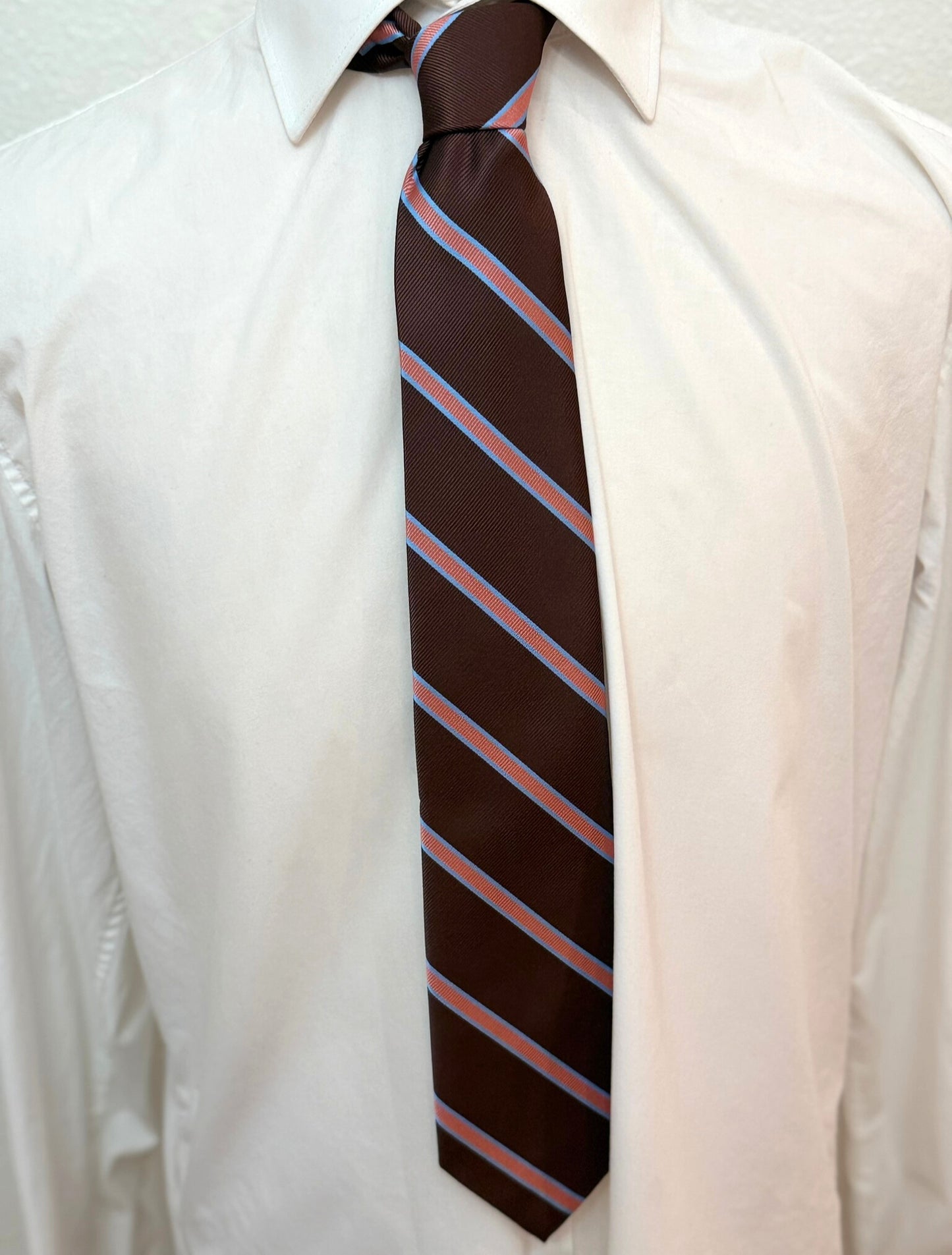 Corbata tejida a rayas azules y negras Oasis