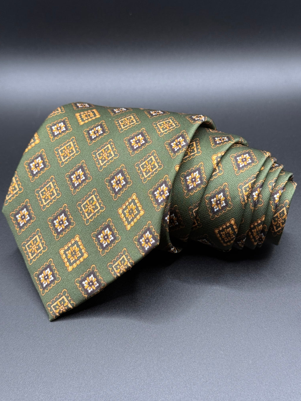 The Emerald Crest Necktie